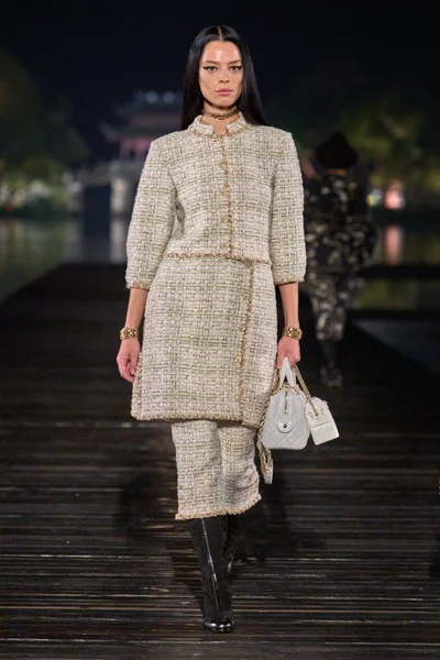 Look 31